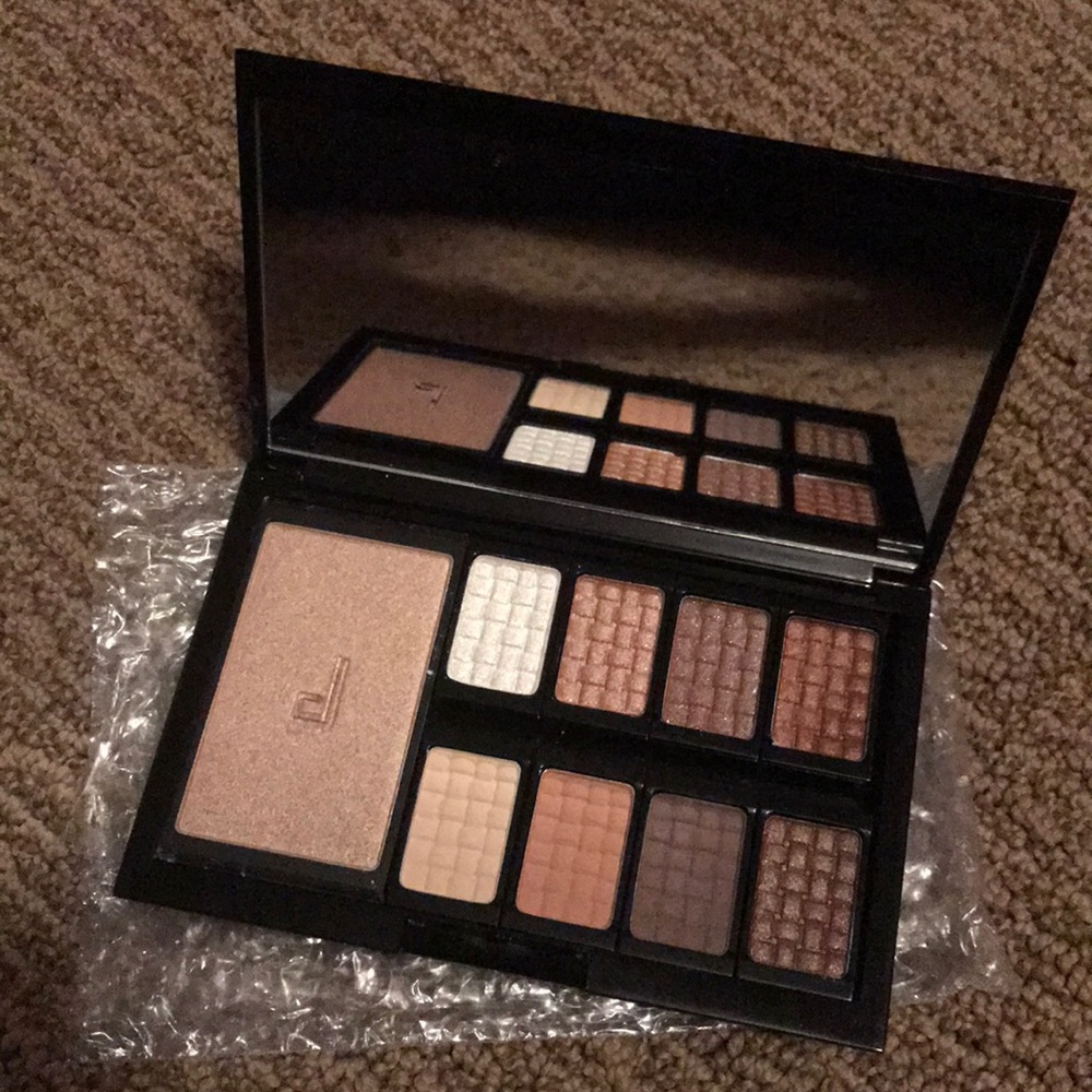 doucce Eyeshadow/bronzer pallet
